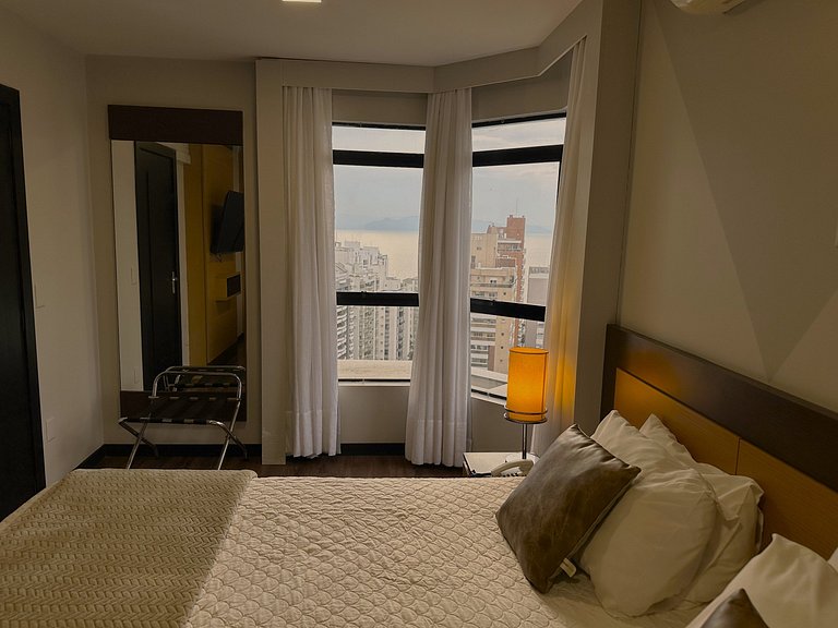 9.7 Flat com vista parcial para o mar