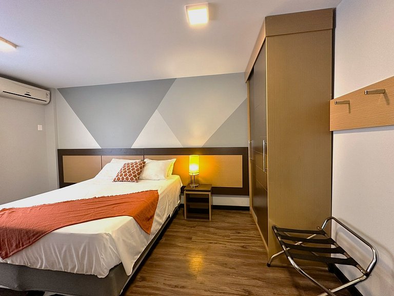8.5 Flat charmoso com vista parcial para Ponte