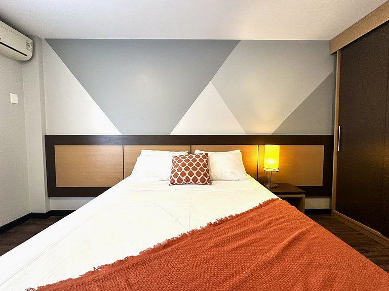8.5 Flat charmoso com vista parcial para Ponte