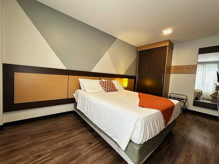 8.5 Flat charmoso com vista parcial para Ponte