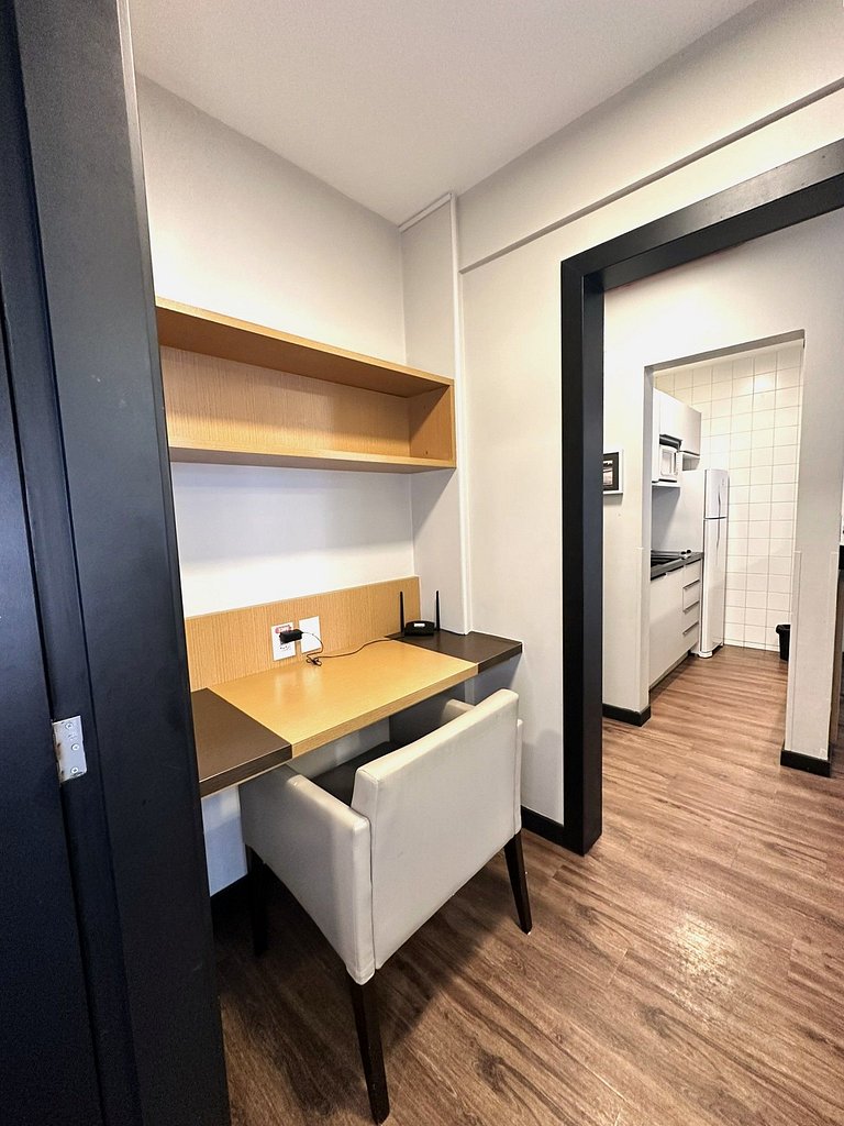 8.5 Flat charmoso com vista parcial para Ponte