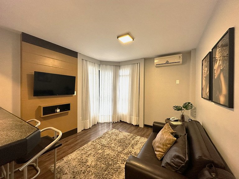 8.5 Flat charmoso com vista parcial para Ponte
