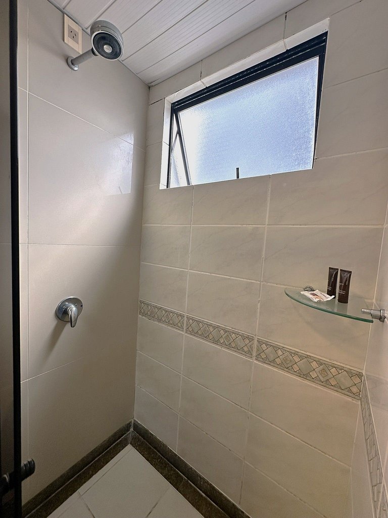 8.5 Flat charmoso com vista parcial para Ponte