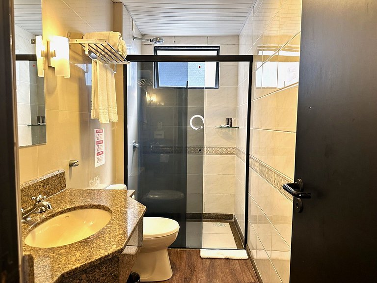 8.5 Flat charmoso com vista parcial para Ponte