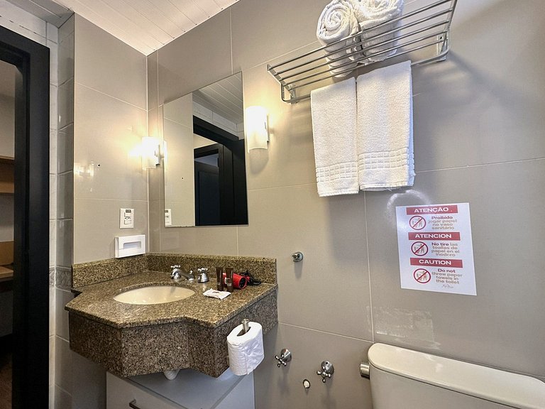 8.5 Flat charmoso com vista parcial para Ponte