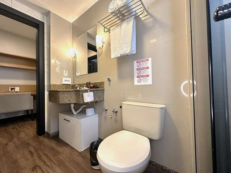 8.5 Flat charmoso com vista parcial para Ponte