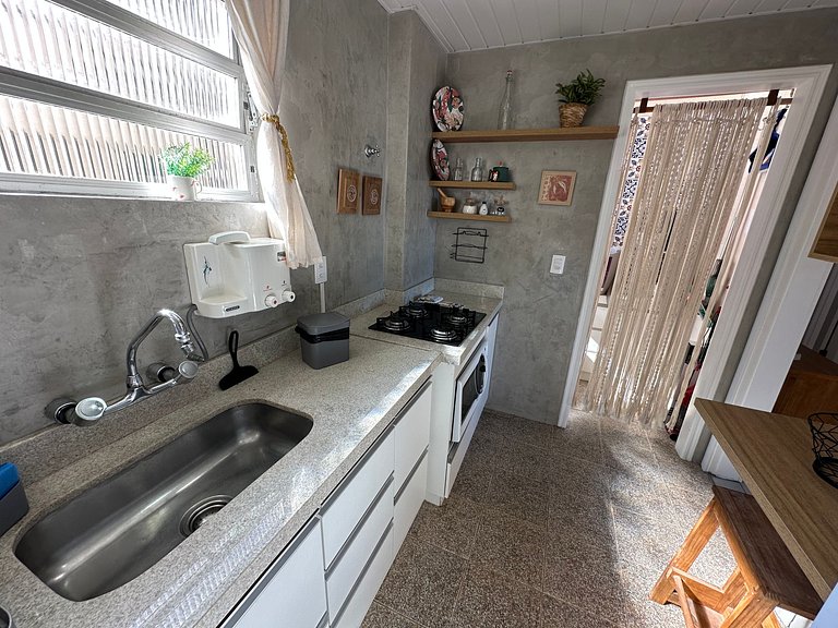 7.4 Apto moderno e mobiliado no Centro de Floripa