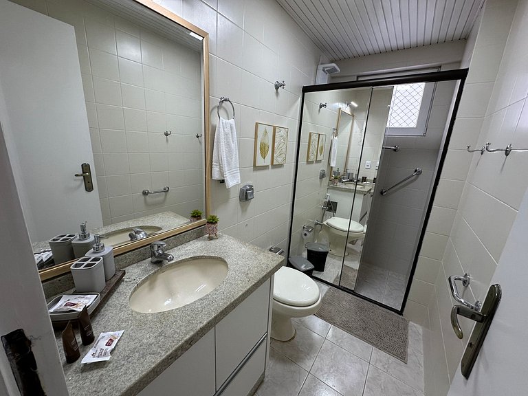 7.4 Apto moderno e mobiliado no Centro de Floripa