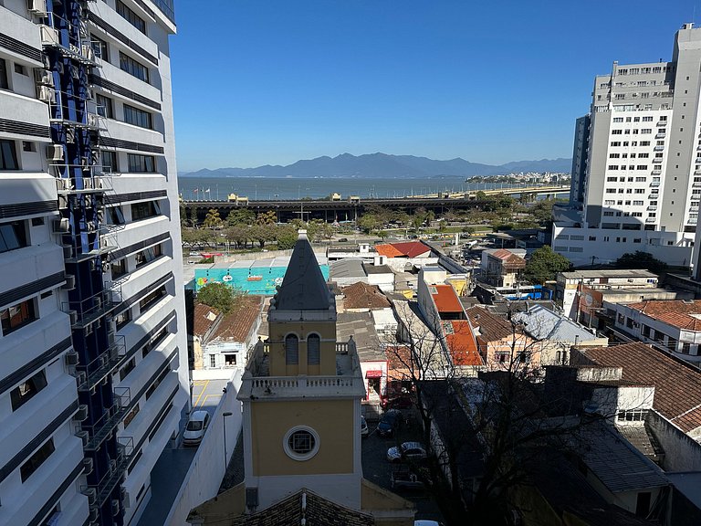 7.4 Apto moderno e mobiliado no Centro de Floripa