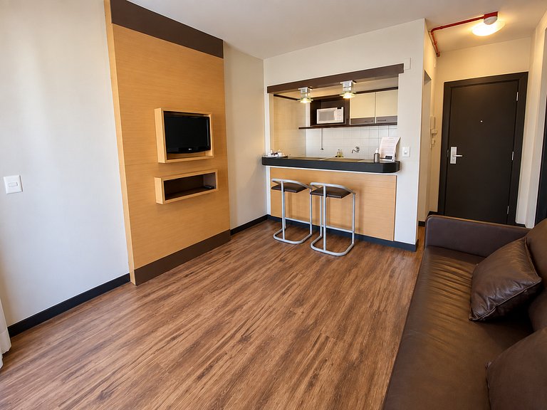 6.7 Flat em cond. com estrutura de Hotel