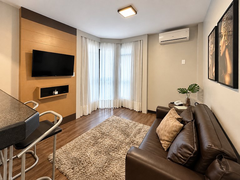 8.5 Flat charmoso com vista parcial para Ponte