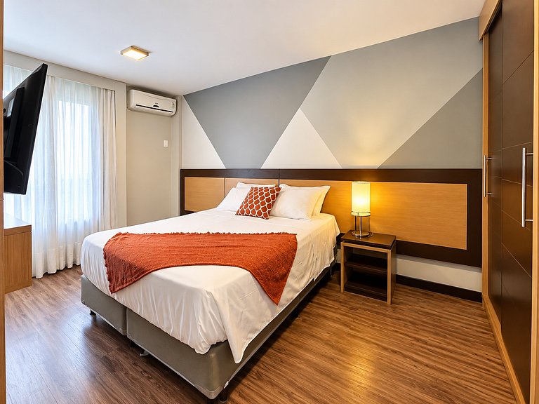 8.5 Flat charmoso com vista parcial para Ponte