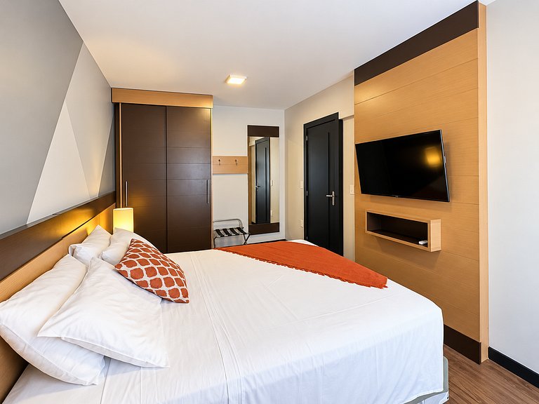 8.5 Flat charmoso com vista parcial para Ponte