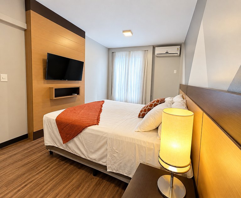 8.5 Flat charmoso com vista parcial para Ponte