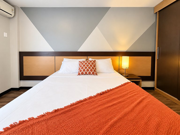 8.5 Flat charmoso com vista parcial para Ponte